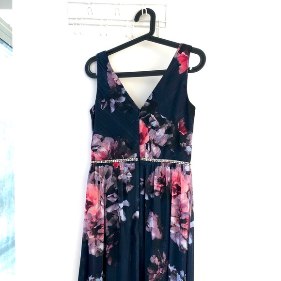 Laura Dresses & Skirts - Floral Printed Maxi Dress